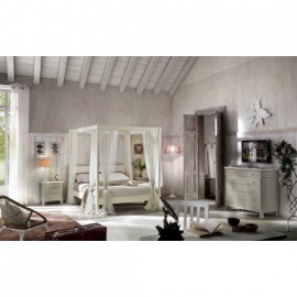 CANOPY BED IN WOOD WITH white or ivory