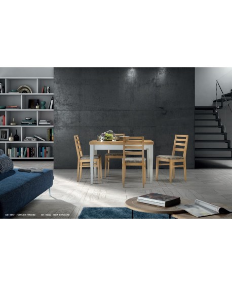 Tavolo in frassino  L.120 P.85 H.80 (aperto L.200 P.85)